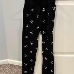 Chic Ladies  Black and White Large Leggings